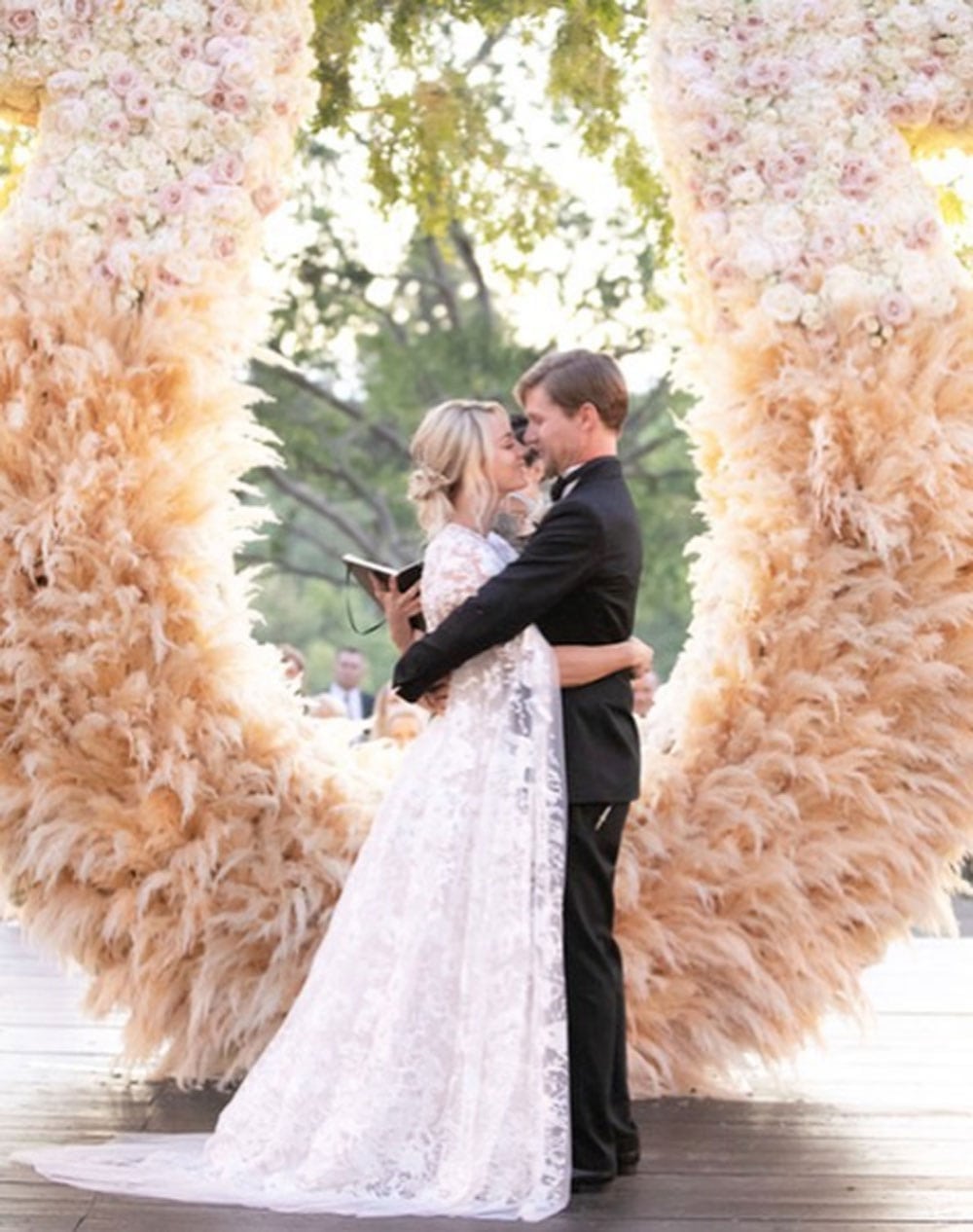 Kaley Cuoco Johnny Galecki Wedding 60 Photos Astyledwedding Kaley Cuoco Johnny Galecki Wedding 60 Photos Astyledwedding