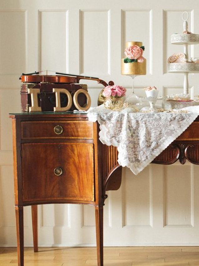 An Elegant Spring Styled Shoot in Cambridge, Ontario