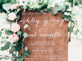 10 Amazing Signs You'll Want At Your Wedding