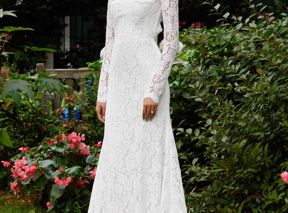 25 Lovely Long-Sleeved Bridal Gowns