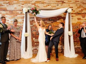 How To Hire An Officiant For Your Wedding