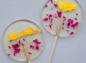 These Pretty Lollipop Wedding Favours From Fort Saskatchewan, Alberta Are Celebrity-Approved