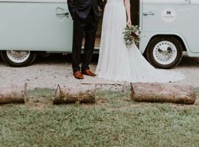 5 Adorable Wedding Photo Booth Ideas
