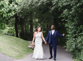 A Navy and Gold Country Club Wedding in Toronto